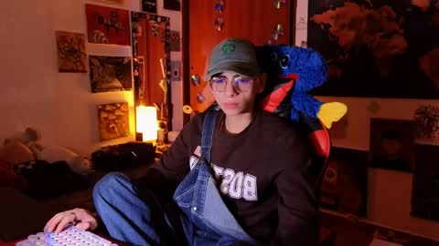 Matt independent model  online show from April 8, 2026, 8:31 pm