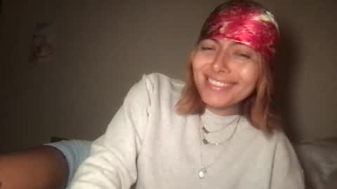 Snapshot of therain222 chatting on November 18, 2025, 7:57 am therain222 online show from November 18, 2025, 7:57 am