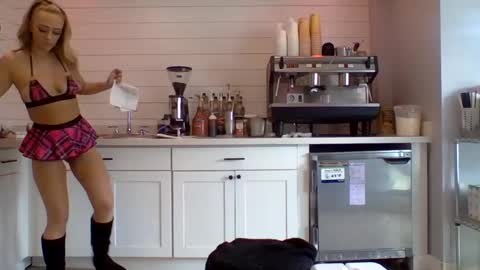 Snapshot of therealbabygofficial chatting on October 1, 2025, 8:15 pm therealbabygofficial online show from October 1, 2025, 8:15 pm