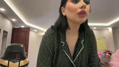 Snapshot of therealcamilabaddie chatting on September 9, 2025, 3:33 pm therealcamilabaddie online show from September 9, 2025, 3:33 pm