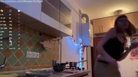 LISA                                            online show from December 3, 2025, 7:01 pm