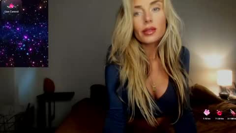 Selina Kyle online show from June 1, 2026, 6:42 pm