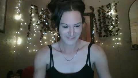 Snapshot of thesillymillie chatting on October 14, 2025, 12:11 am sillymillie0 online show from October 14, 2025, 12:11 am