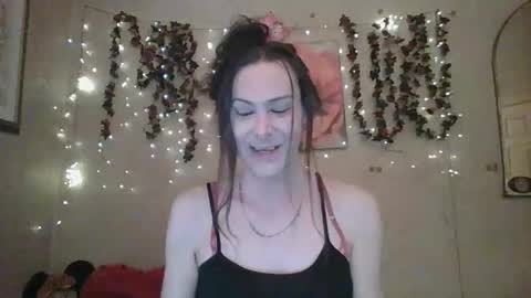 sillymillie0 online show from May 1, 2026, 6:12 pm