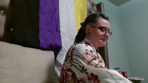 Snapshot of thesirenscall chatting on December 4, 2025, 11:57 pm Siren of the Fae online show from December 4, 2025, 11:57 pm