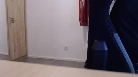 Snapshot of theskylake1 chatting on November 7, 2025, 6:19 pm theskylake1 online show from November 7, 2025, 6:19 pm