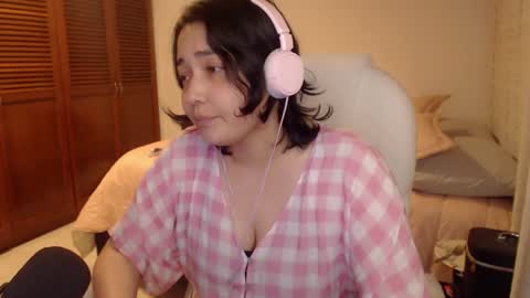 Snapshot of thetalkingbutt chatting on May 19, 2026, 4:52 am Mai online show from May 19, 2026, 4:52 am