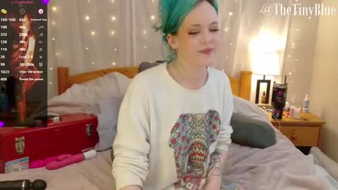 Tiny Blue online show from March 3, 2025, 9:37 pm