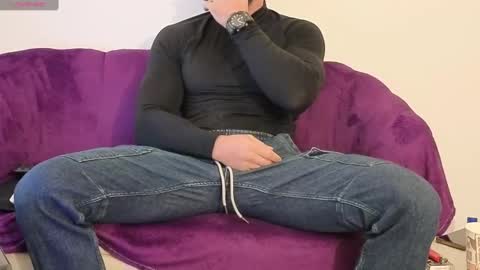 Snapshot of thetopalex chatting on October 2, 2025, 2:40 am TheTopAlex online show from October 2, 2025, 2:40 am