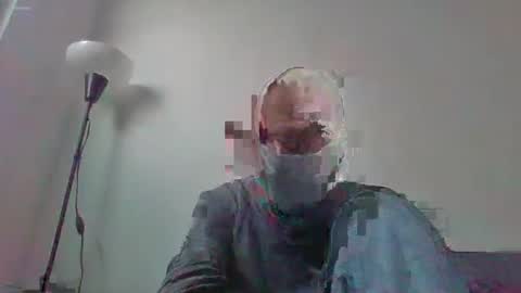 Snapshot of thetubedscarfguy chatting on February 26, 2025, 4:45 pm Scarf guy online show from February 26, 2025, 4:45 pm