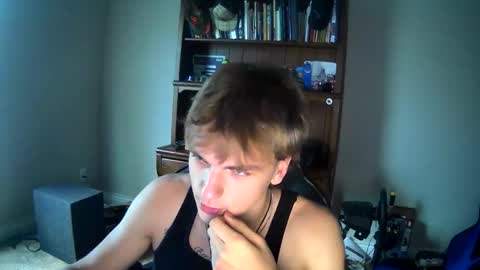 Snapshot of thevincegray chatting on June 11, 2026, 12:32 am Vince online show from June 11, 2026, 12:32 am