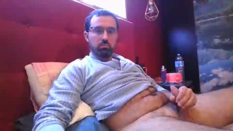 Snapshot of theviper1990 chatting on December 17, 2025, 3:12 am Carlos1990 online show from December 17, 2025, 3:12 am