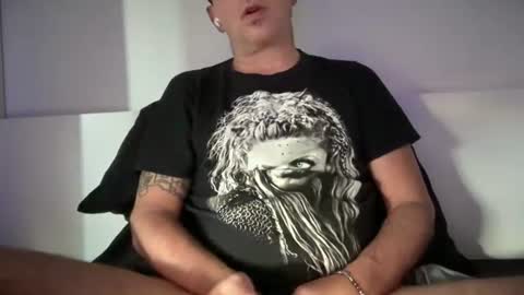 Snapshot of thewho81 chatting on June 12, 2026, 6:51 pm thewho81 online show from June 12, 2026, 6:51 pm