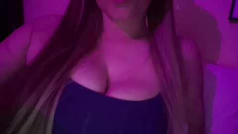 Snapshot of thewildwonderland chatting on November 30, 2025, 2:48 am The Wild Wonderland online show from November 30, 2025, 2:48 am