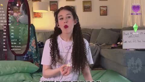 Snapshot of thewillownest chatting on October 20, 2025, 5:13 pm thewillownest online show from October 20, 2025, 5:13 pm