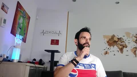 Snapshot of thewitcher69_ chatting on September 20, 2025, 9:32 am thewitcher69_ online show from September 20, 2025, 9:32 am