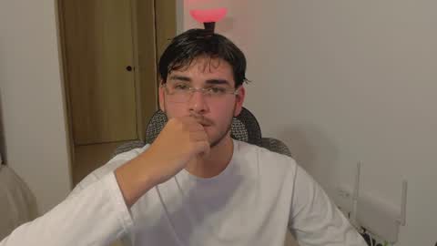 Snapshot of thiaan__ chatting on August 9, 2026, 12:34 am thiaan__ online show from August 9, 2026, 12:34 am