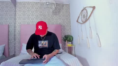 Thiago  online show from April 5, 2026, 1:30 pm