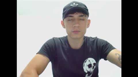 thiago_deseo69 online show from September 18, 2025, 10:45 pm