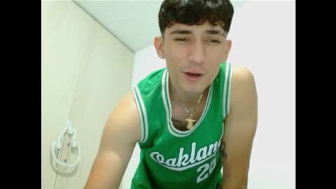 thiago_deseo69 online show from September 19, 2025, 11:38 pm