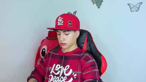 Snapshot of thiago_dv chatting on December 4, 2025, 3:10 pm Thiago online show from December 4, 2025, 3:10 pm