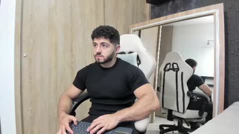 THIAGO online show from July 18, 2026, 3:33 am