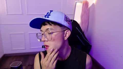 thiago_n_sam online show from October 6, 2025, 7:50 am