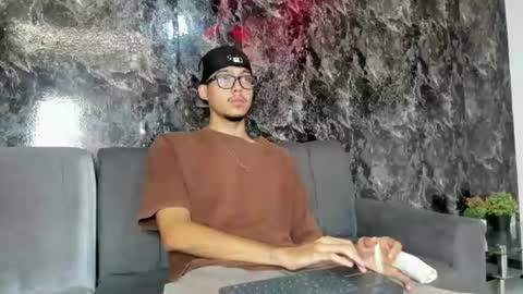 Snapshot of thiago_preston chatting on July 21, 2026, 7:16 pm Thiago online show from July 21, 2026, 7:16 pm