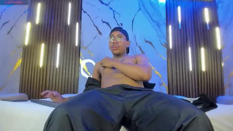 ThiagoBerry online show from February 22, 2026, 11:20 am