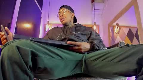 ThiagoBerry online show from March 5, 2026, 12:12 pm