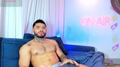 Snapshot of thiagoferrari1 chatting on November 14, 2025, 2:43 am thiago online show from November 14, 2025, 2:43 am