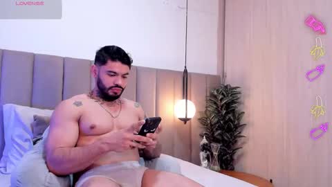 Snapshot of thiagoferrari1 chatting on December 14, 2025, 8:41 am thiago online show from December 14, 2025, 8:41 am