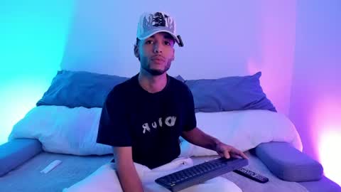 Snapshot of thiagoferreti_ chatting on June 16, 2026, 3:20 am ThiagoFerreti online show from June 16, 2026, 3:20 am
