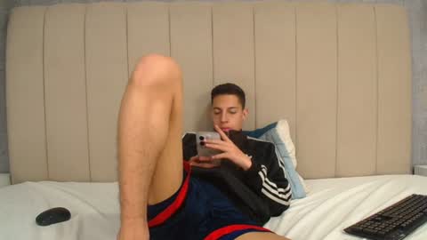 Snapshot of thiagos19 chatting on July 28, 2026, 4:39 pm Thiago online show from July 28, 2026, 4:39 pm