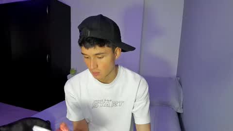 Snapshot of thiagowells_ chatting on October 10, 2025, 8:41 pm Thiago Wells online show from October 10, 2025, 8:41 pm