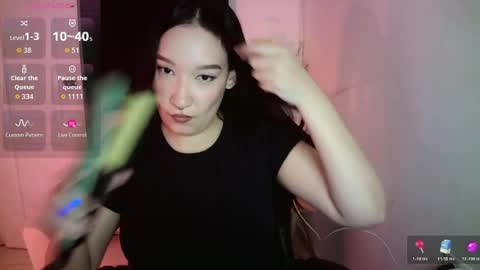 Snapshot of thiara_dor chatting on May 10, 2026, 3:44 am Thiara Next Stream 0211 get my social media 3 online show from May 10, 2026, 3:44 am