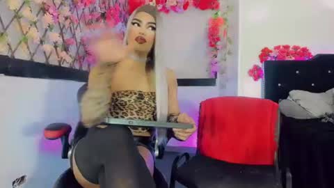 Snapshot of thiara_veky chatting on July 31, 2026, 5:34 pm Thiara online show from July 31, 2026, 5:34 pm