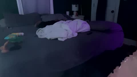 Thick D Bottom online show from March 8, 2026, 9:24 am