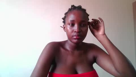 Snapshot of thick_eviey chatting on March 10, 2025, 10:59 am love online show from March 10, 2025, 10:59 am