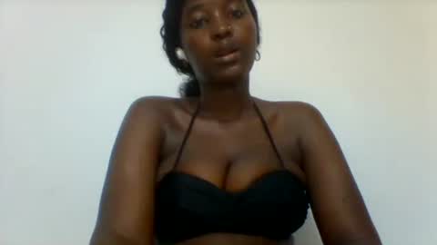 Snapshot of thick_eviey chatting on October 4, 2025, 8:45 am love online show from October 4, 2025, 8:45 am