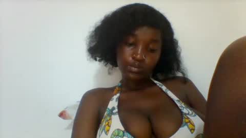 Snapshot of thick_eviey chatting on November 21, 2025, 3:38 am love online show from November 21, 2025, 3:38 am