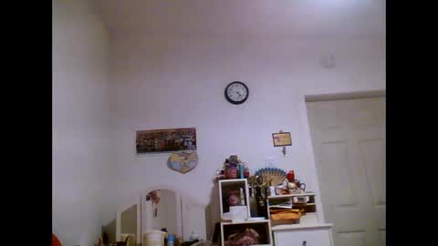 Snapshot of thickassazn93 chatting on December 17, 2024, 9:27 pm thickassazn93 online show from December 17, 2024, 9:27 pm