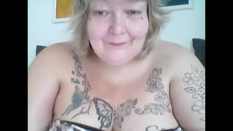 thickdarkangel online show from May 26, 2026, 1:29 pm