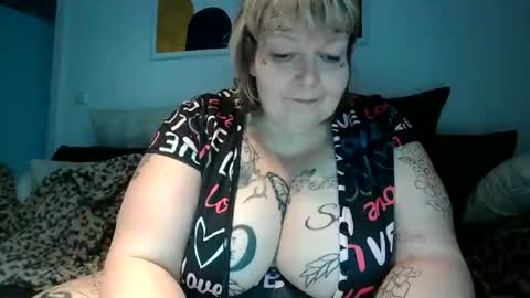 thickdarkangel online show from July 19, 2026, 6:44 pm