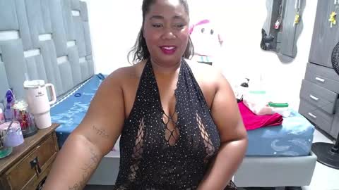 Snapshot of thickebonymilf chatting on May 21, 2026, 5:25 am XIOMARA online show from May 21, 2026, 5:25 am