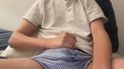 Snapshot of thickerbunny chatting on January 21, 2025, 7:37 am thickerbunny online show from January 21, 2025, 7:37 am