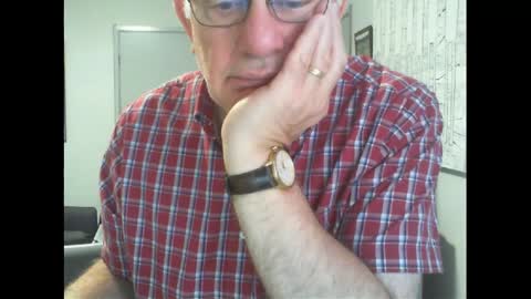 Snapshot of thickmelnik chatting on May 2, 2026, 4:17 am James online show from May 2, 2026, 4:17 am