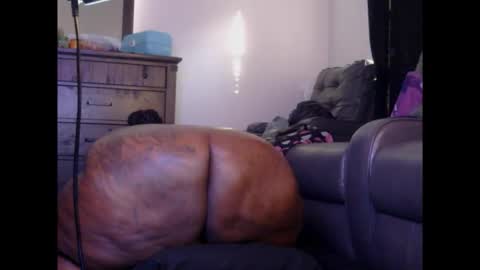 Thickumzz41 online show from May 26, 2026, 12:17 am