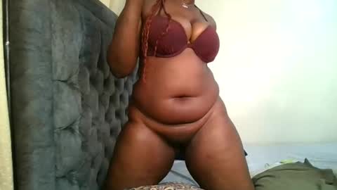 Snapshot of thicky_rue chatting on June 9, 2026, 10:27 am Rue online show from June 9, 2026, 10:27 am