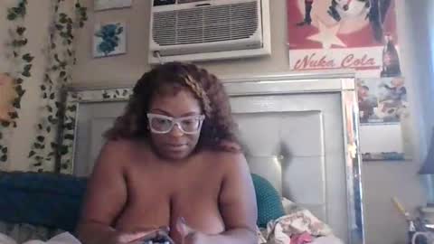 Snapshot of thickybreast chatting on February 22, 2026, 11:14 pm AlleyWhoo online show from February 22, 2026, 11:14 pm